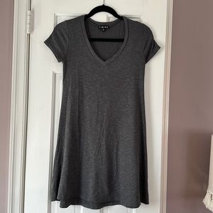 Timing shimmery gray shirt sleeve tunic